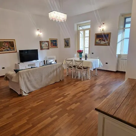 アパート Greta House San Benedetto カリアリ